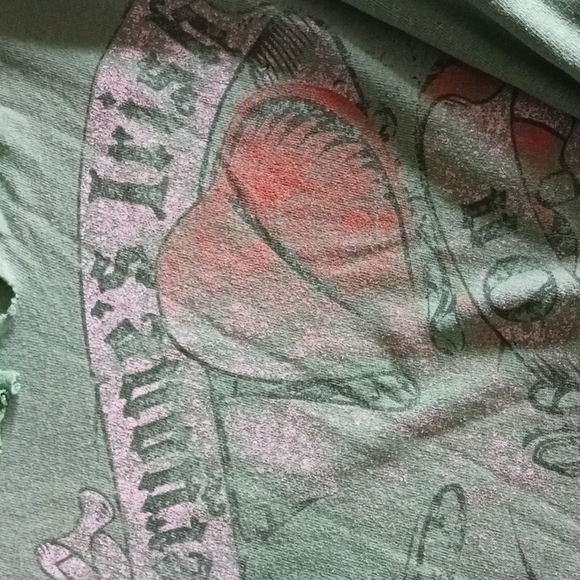 💙Green Saint Patrick's day shirt faded and distressed size large - Picture 6 of 16